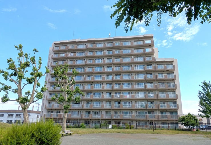 【駅徒歩4分×駐車場有】令和8年6月内装フルリフォーム完成!都市ガス仕様&91㎡超のゆとりある間取りで、ファミリーにもおすすめです。オートロック完備、窓を開ければ開放的な景色が広がる快適な住環境。