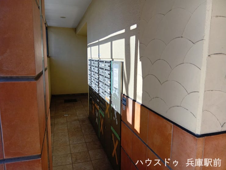 共用部には使いやすい集合ポストを設置しています。