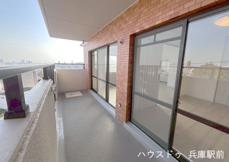 ◇南側のバルコニーに面しており、明るい陽光が差し込む心地よい空間です