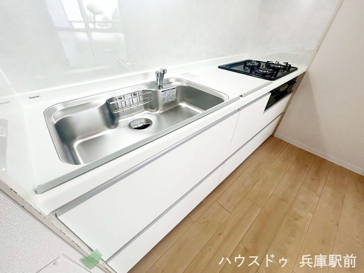 シンクにゆとりがあり、調理や洗い物がしやすい使い勝手の良い仕様です。