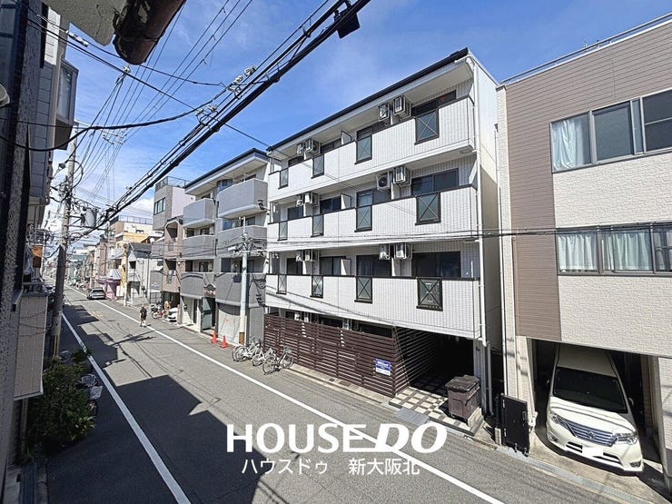 ■目の前の建物との間には広い道路があるので市z年の光がしっかりと差し込みます♪