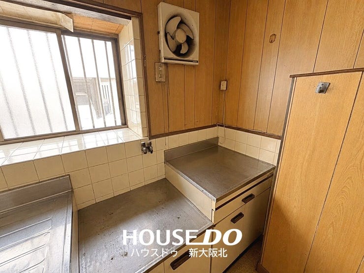■窓があるので、お料理のニオイもお部屋に残しません!明るい日差しも差し込み、開放的なキッチンスペースです♪