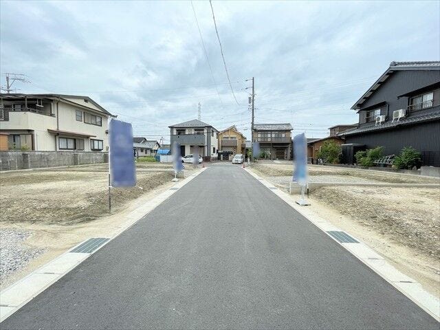 近隣の雰囲気は実際に見て、感じていただくのが一番です!
ぜひ現地を見に来てください♪お問い合わせお待ちしております。