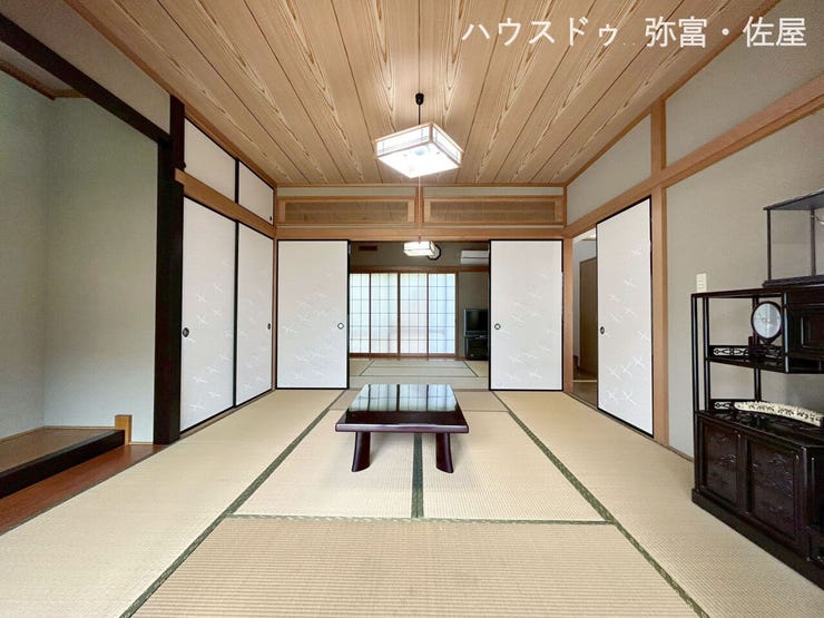 約14帖の1階続き間和室!襖を開けて一体利用可能です(^^)