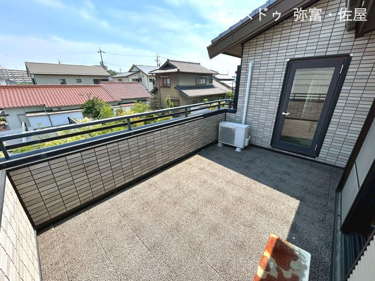 南東側バルコニー♪日当たりが良く、洗濯物がしっかり乾きます(^^)