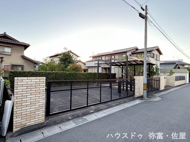敷地広々約153.6坪!!駐車5台可♪カーゲート付きのためプライバシーの確保、防犯性の向上が期待できます(^^)