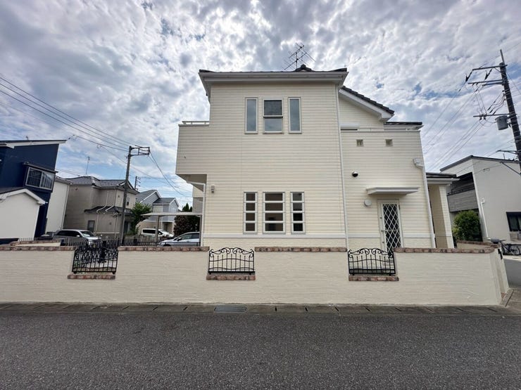 旧開発分譲地内にあるため、落ち着いた住環境です。
近隣にはスーパー、コンビニ、病院等々が点在しているため、生活便利な環境です!