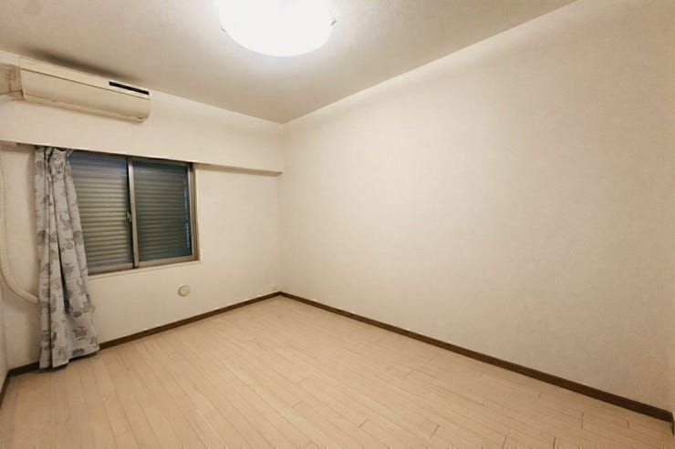 やわらかな光が広がる明るい一部屋☆
お子さまの遊びや学びがのびのび育つ空間。
※AIによる空室修正を行っております。