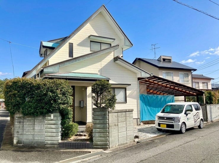 三角屋根が可愛いお家です♪