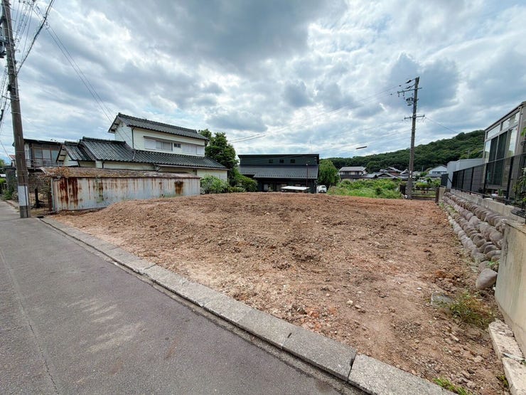 【整形地】
整形地は無駄のない規則的な形状で建物配置がしやすく、土地を最大限に活用できます!
プランの自由度が高く見栄えも良いため、資産価値が高く評価されやすい魅力的な土地です!