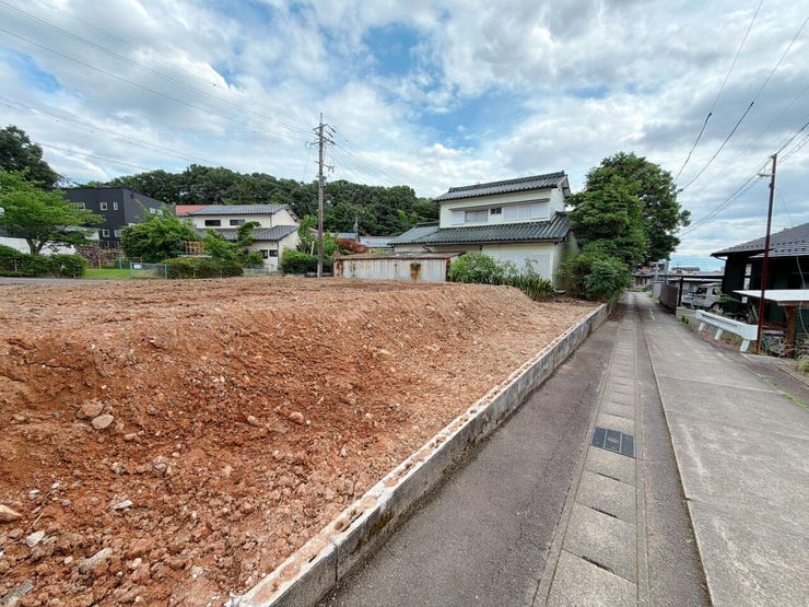 【整形地】
整形地は無駄のない規則的な形状で建物配置がしやすく、土地を最大限に活用できます!
プランの自由度が高く見栄えも良いため、資産価値が高く評価されやすい魅力的な土地です!