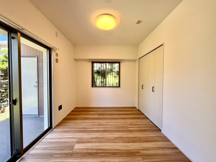 【Bedroom】隣接するリビングとつなげて使えば、開放感とゆとりのある空間に。