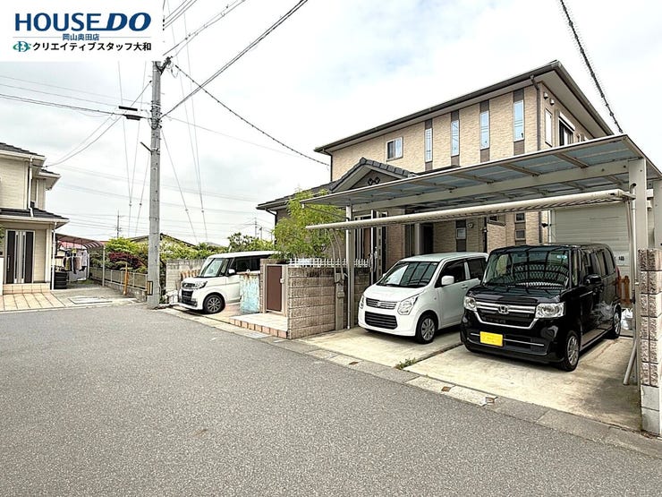 カーポート2台+1台の計3台駐車可!