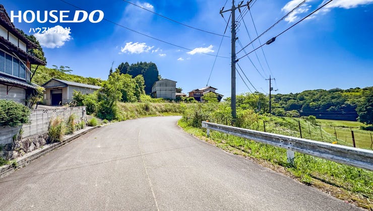 前面棟が少ない環境で、開放感ある暮らしが想像できます♪
通風や日当たりの良さを期待しやすい、ひらけた周辺環境です◎