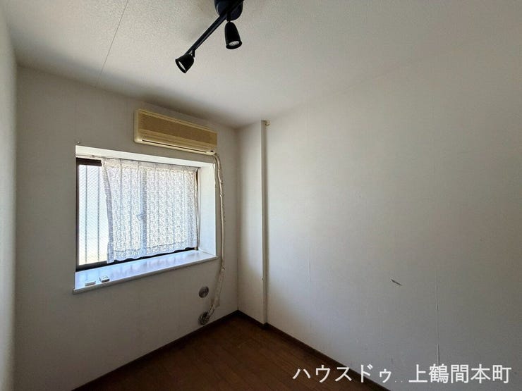 勉強机やベッドも配置しやすい、使い勝手の良い広さです