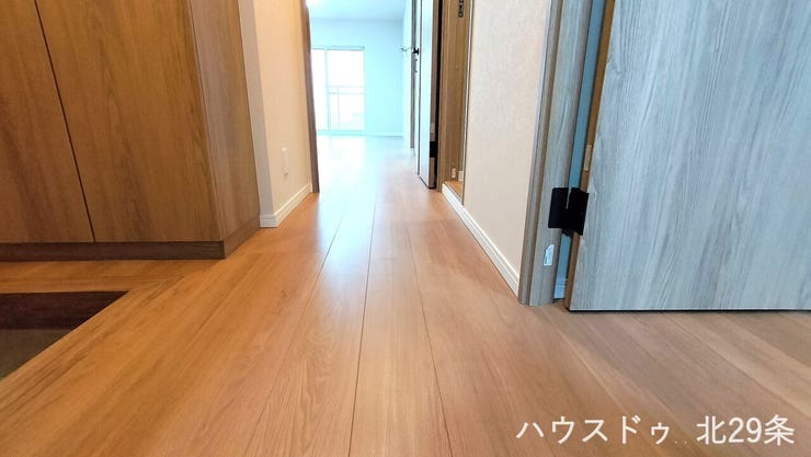 各居室へのアプローチはフラットで安心