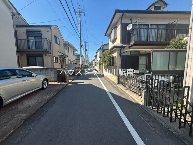東側前面道路