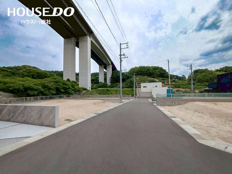 交通量も比較的落ち着きやすく、毎日の車の出入りもしやすい住環境です◎