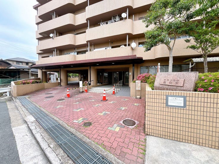 静かで落ち着いた閑静な住宅地です。
子育て世代の生活環境としても最適です◎