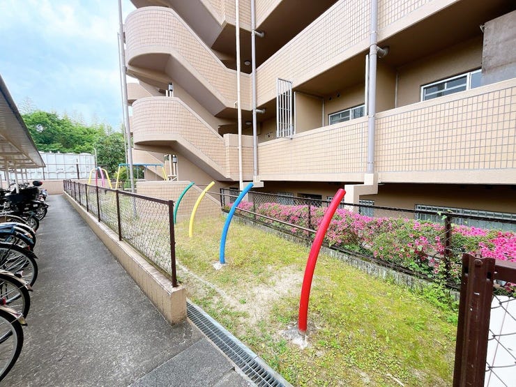 付近には緑や山など多く、豊かな自然の風景を望んでいただけます◎