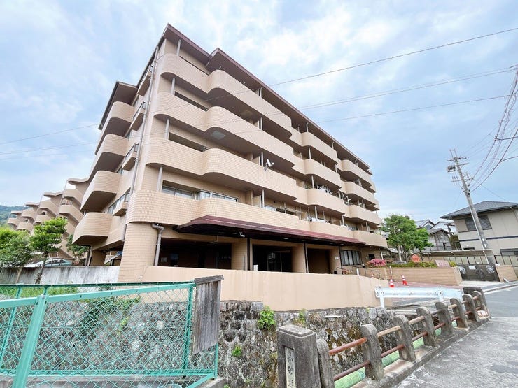 自然に包まれ心が豊かになる明るい街です。新しい住まいで新生活を始めていただくのに最適な環境です。