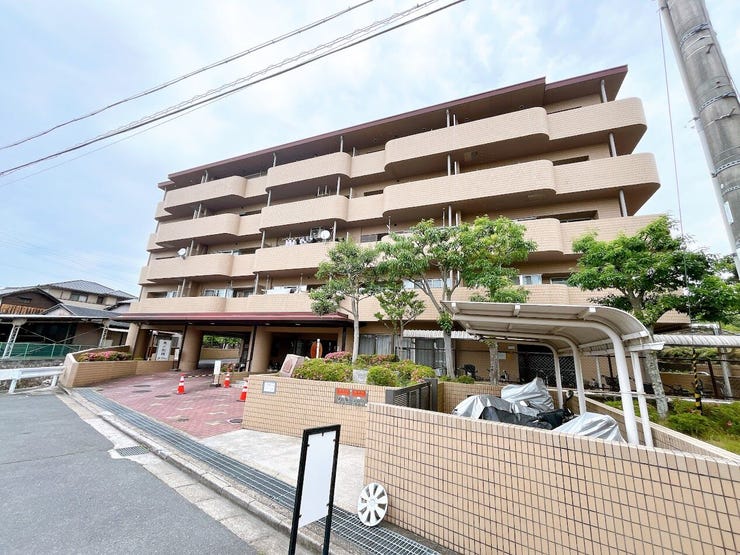 あたたかな陽が差し込む日当り良好の立地です。