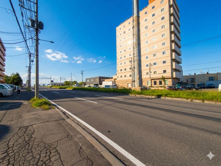 《外観写真》
全面道路の様子です。