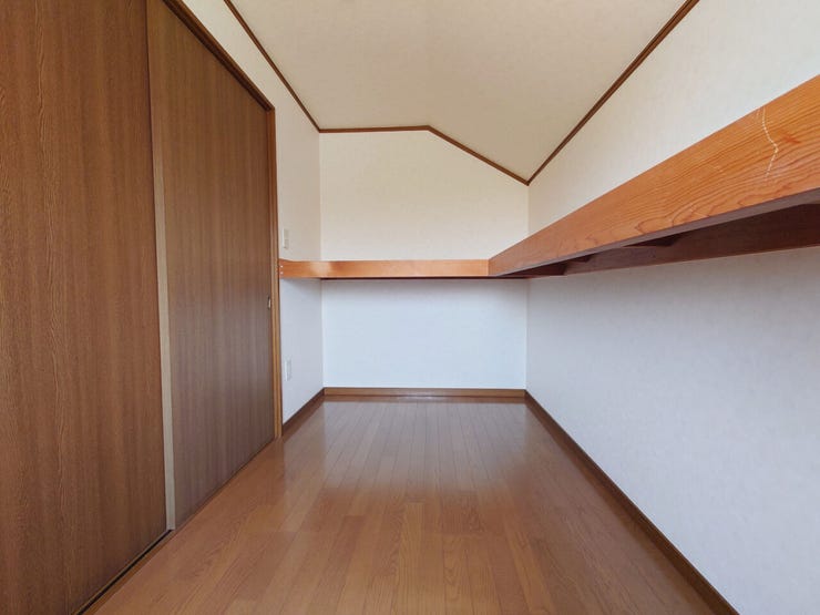 室内(2026年5月)撮影
◎現地案内予約受付中!◎
衣類はもちろん、スーツケースや季節家電、生活用品までまとめてすっきりと片付きます◎