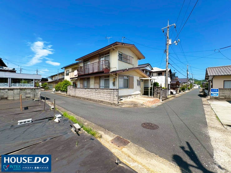 【スーパー・コンビニ・バス停が身近!周辺環境が充実した住みよい街】
マルナカ真備店まで車で3分、セブンイレブンまで徒歩11分と、毎日のお買い物に困らない充実の周辺環境!バス停も徒歩5分で行けます☆