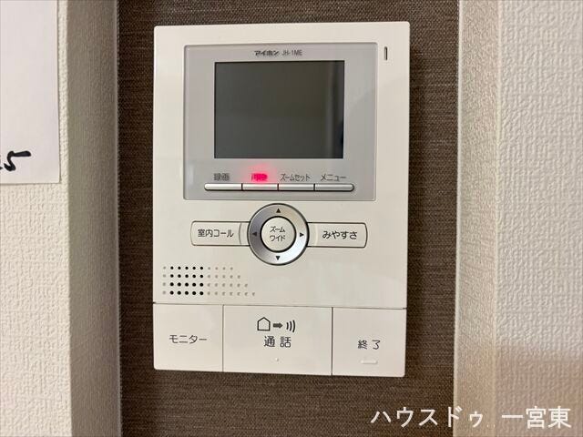 【モニター付きインターホン】来客対応をスマートにしながら、安全性も高める便利な設備。日常の安心感をプラスします。
