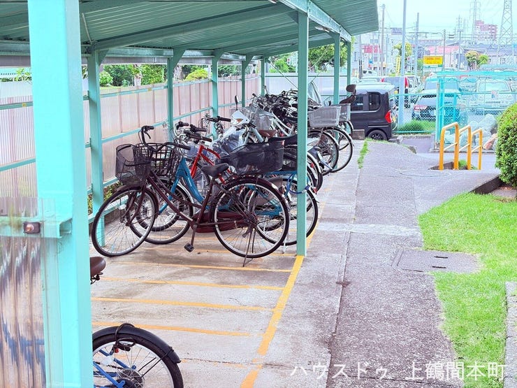1階角部屋からすぐアクセスできる駐輪場を完備。毎日の通勤・通学・買い物をスムーズにサポートする心強い設備。自転車派にも嬉しい、暮らしの利便性を高める環境。