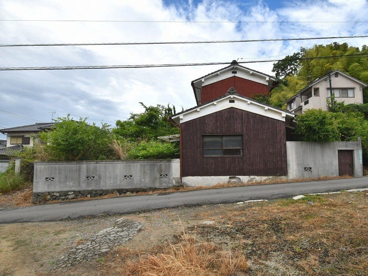 外観を東側より撮影