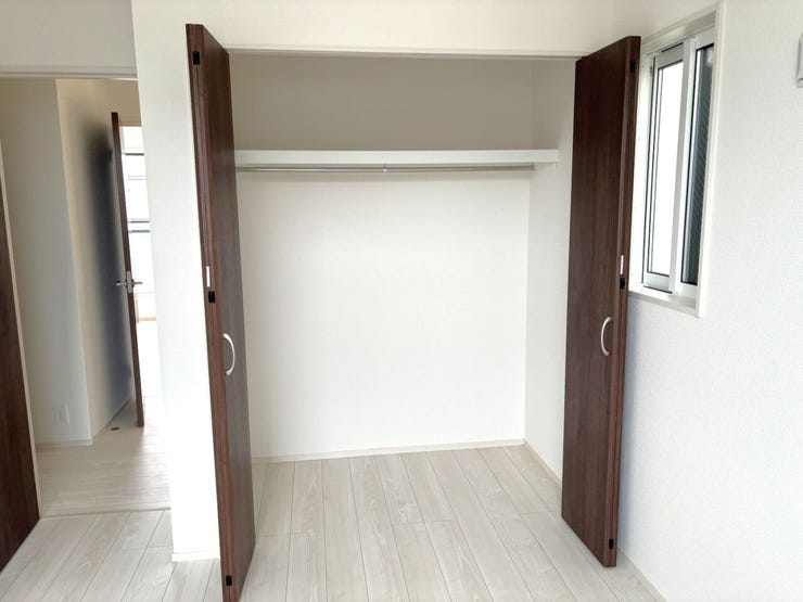クローゼット 同仕様
全室収納付き!
お部屋がスッキリ片付きます!