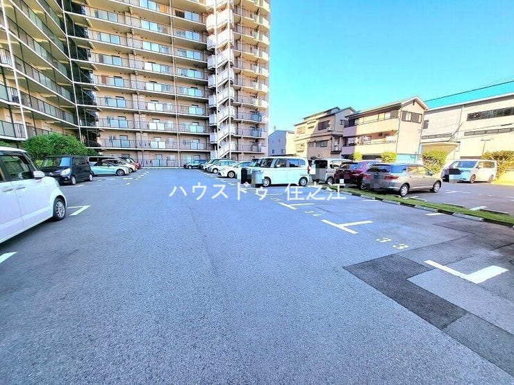 ★平面式駐車場。自走式なので機械式と違って待ち時間が無いのが嬉しいポイント♪