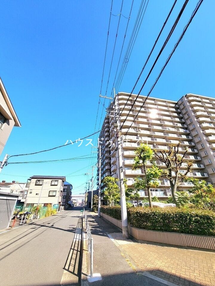 ★マンション敷地内。解放感があり、隣地建物とも離れております。