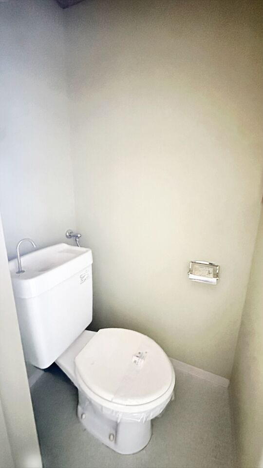 清潔感と落ち着いた雰囲気を演出したトイレ空間