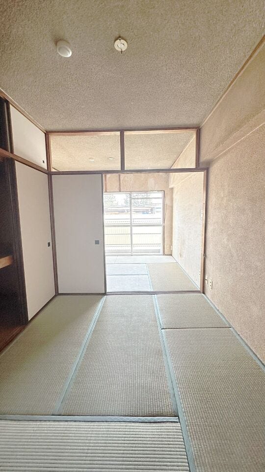 リビングとつながる続き和室で、ゆったりとした癒しの空間を。