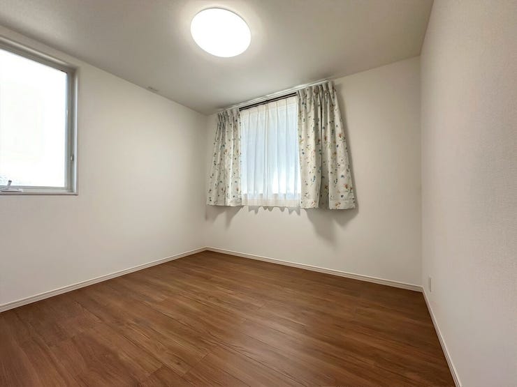 *2階約5.75帖洋室*
※家具削除加工を行っており、写真はイメージです※