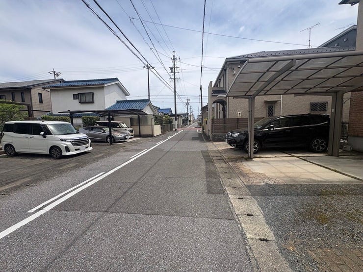 徒歩15分圏内に生活施設多数!!
お買い物なども楽にできますね!