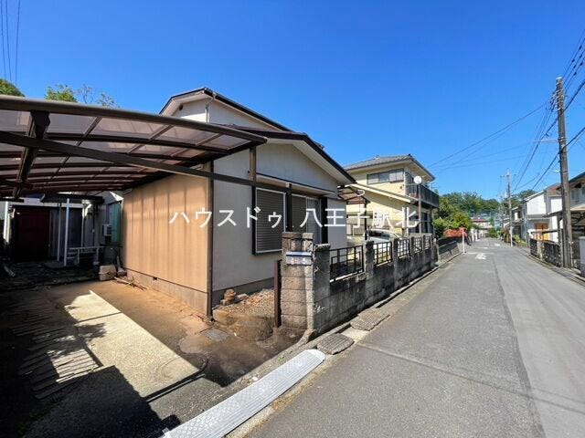 間口が広いので駐車がしやすいお土地です。