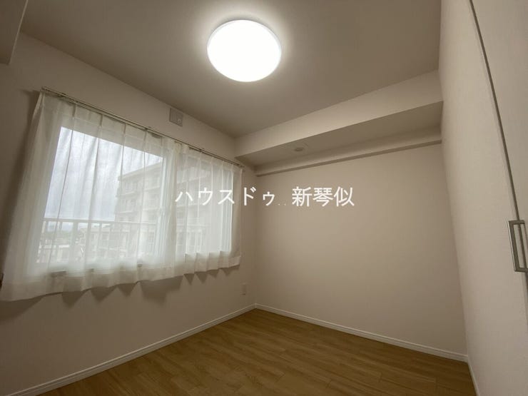 部屋が長方形で家具配置がしやすい