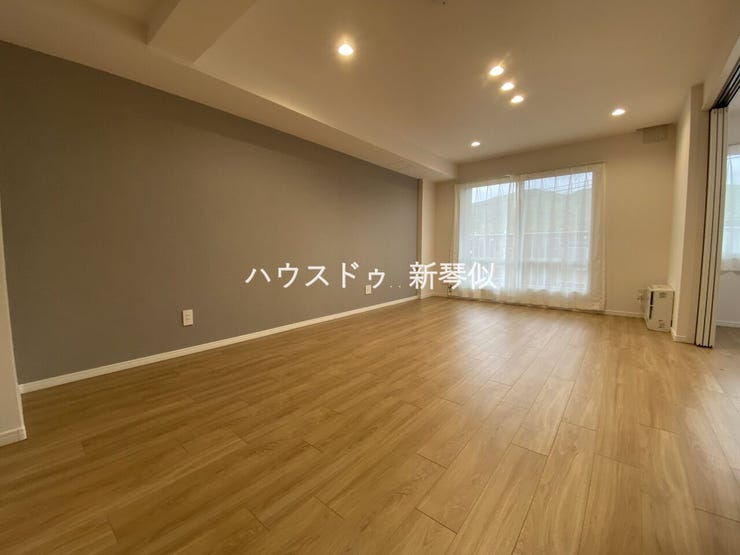 リビングと居室をつなげて広々利用が可能