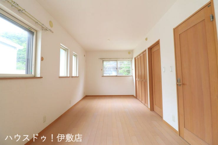 【洋室×洋室】
「他社で住宅ローンに落ちてしまった」「車のローンが残っている」など、住宅ローンでお困りの方はぜひ一度弊社までご相談ください。
