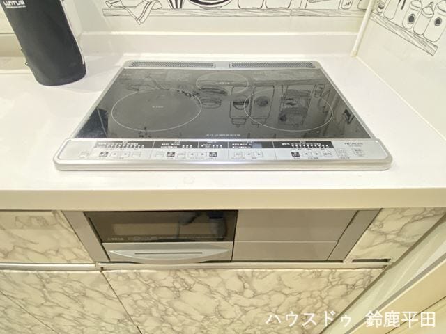 【IHクッキングヒーター、グリル】火を使わず安心して料理ができます。
