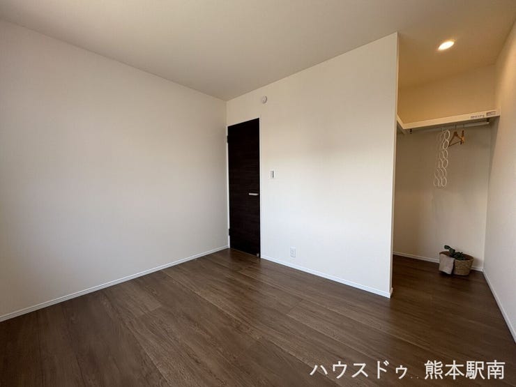 ■洋室5.25帖■
・季節物の入れ替えが楽々のWIC付き