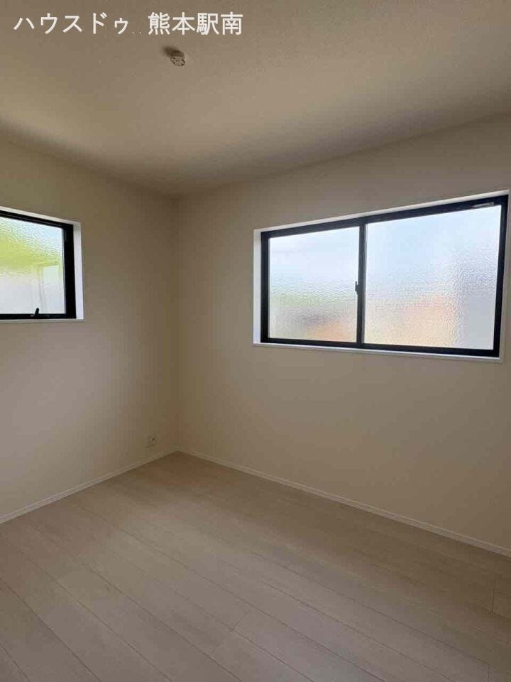 ■洋室■
落ち着いた雰囲気で、ゆったりとお過ごしいただけるお部屋です