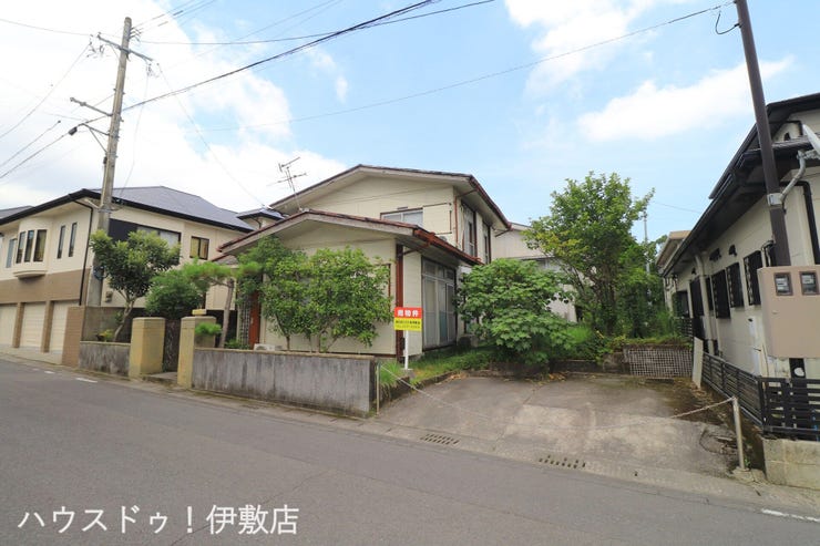 【外観】
【外観写真】
・敷地64坪と広々!平屋用地や2階建て×庭付×駐車場複数台が可能な広さ