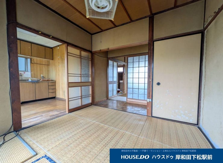 キッチンへの動線もスムーズ!広がりを感じる続き間の和室♪