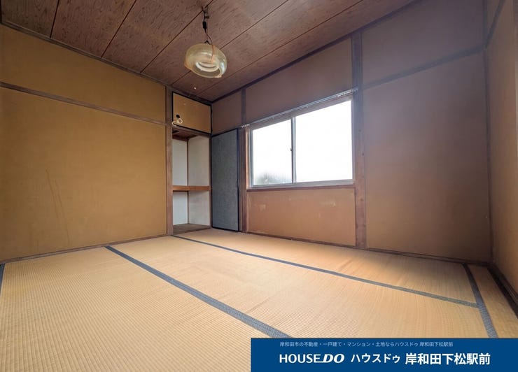 天井の板張りや襖絵がアクセント。自分だけの和モダン空間を創るキャンバス♪