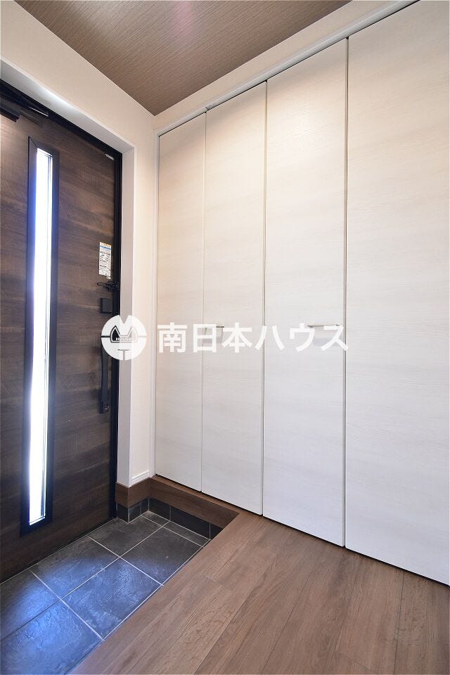 紫原３丁目 新築戸建 【玄関同型写真】収納豊富な玄関収納のあるお家です！